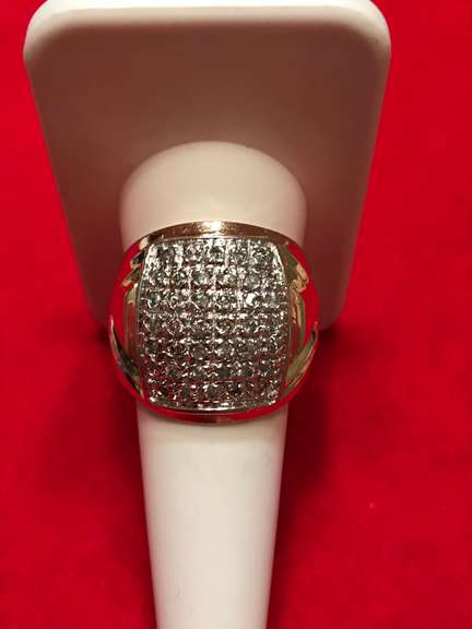 MEN’S 10K GOLD AND DIAMOND DOME RING