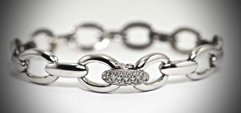 Simple Elegance in a 14K Link Bracelet with Diamond Clasp