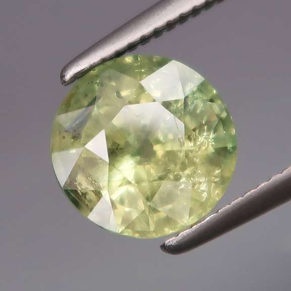 Simply amazing 2.48ct yellow Sapphire solitaire