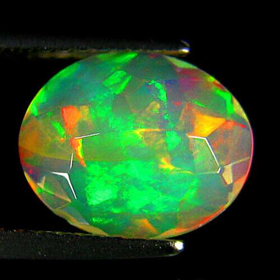 Full panel flashing! 2ct snow white Welo Opal