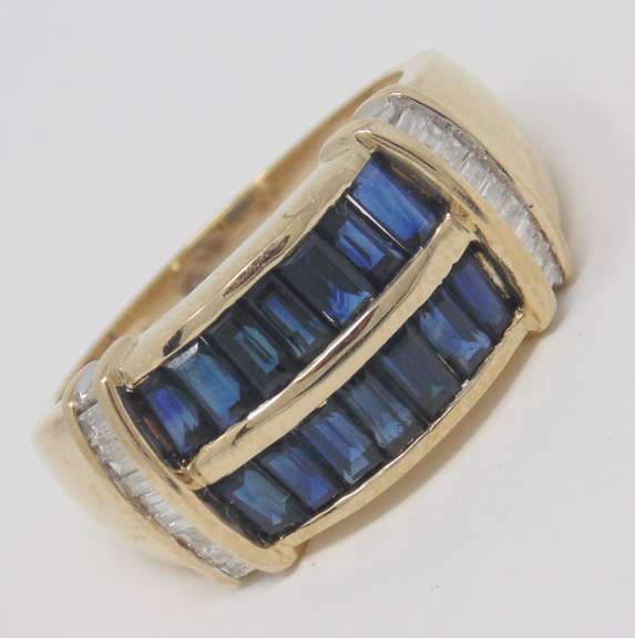 Glamorous Yellow Gold Sapphire & Diamond Ring