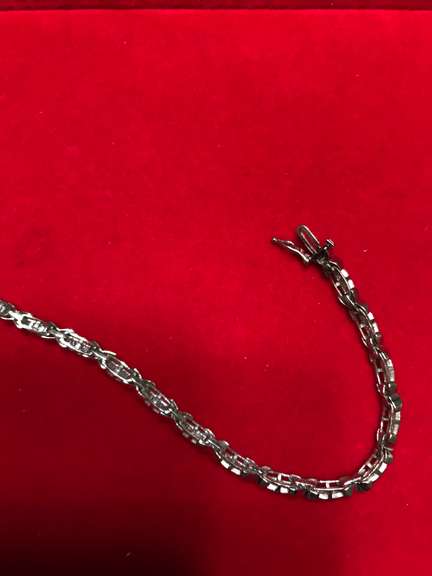 LADIES 14K WHITE GOLD DIAMOND BRACELET