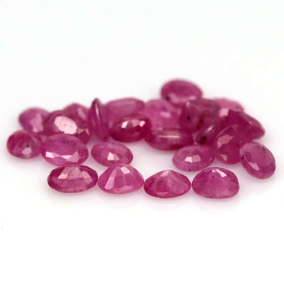 Fantastic 5.58ct HEATED ONLY Burmese Ruby set