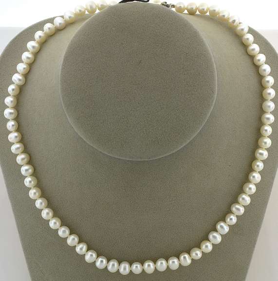 Strand of Cultured Fresh Water Pearls