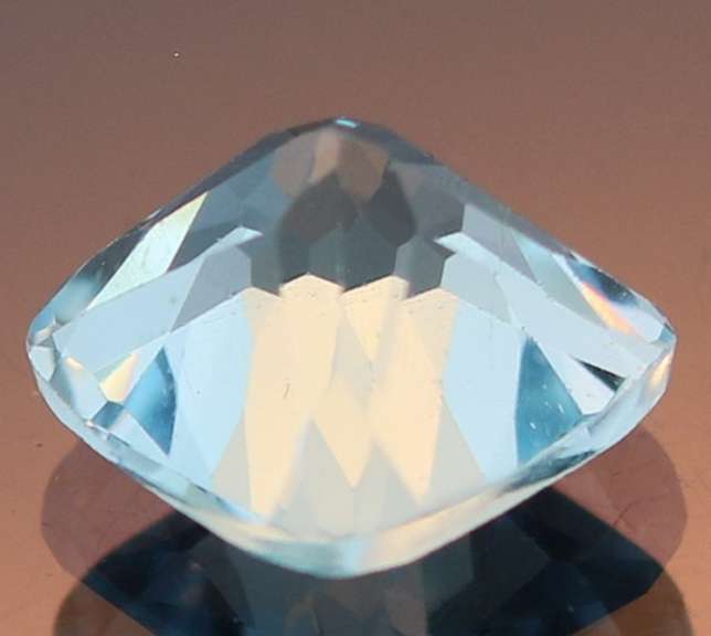 Stunning 3.95ct cushion cut 9mm Swiss blue Topaz