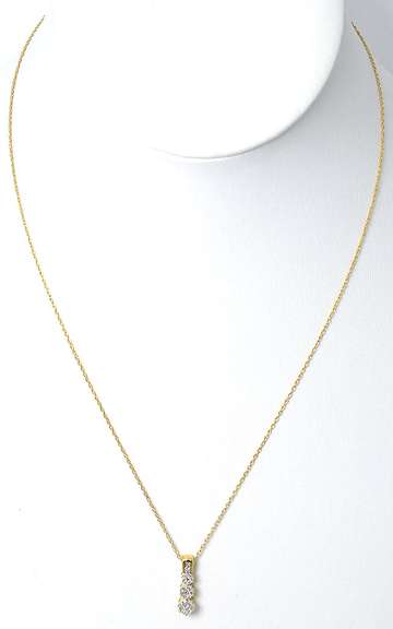 Glittering Diamond Cluster Necklace in Yellow Gold