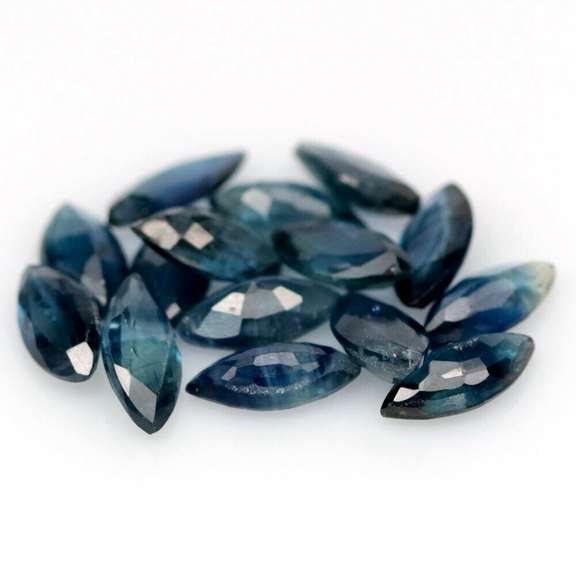 Heated only! 4.23ct Royal blue Sapphire set from Madagascar