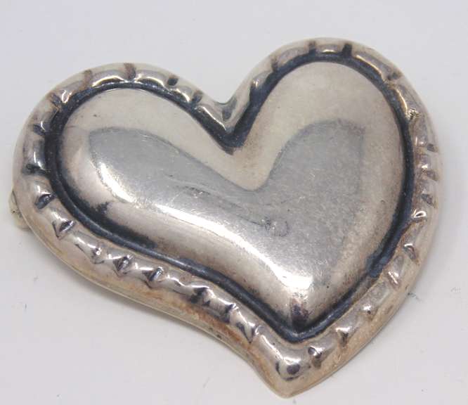 Sterling Silver Mexico Heart Shaped Pin