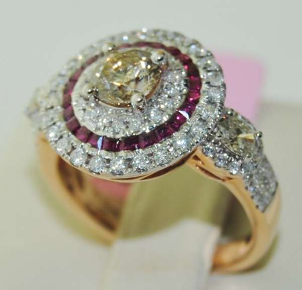 Dazzling 18kt Ruby & Diamond Ring