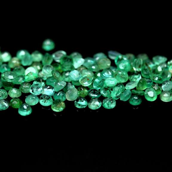 Rich emerald green 7.14ct 134pc emerald set