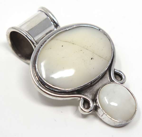 Sterling Silver White Quarz Pendant