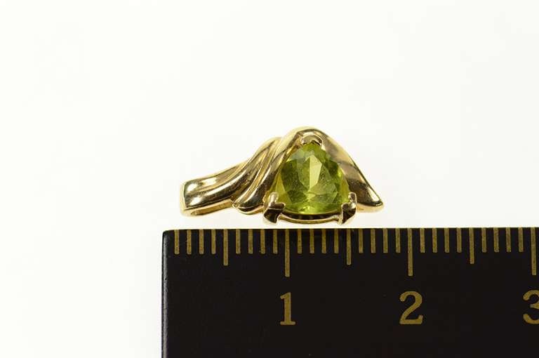 14K Yellow Gold Trillion Peridot Solitaire Simple Pendant
