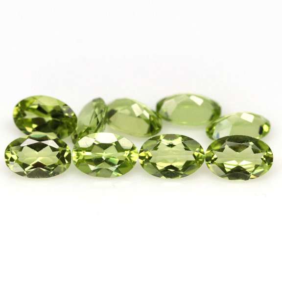 Dazzling 3.99ct untreated lime green Peridot set