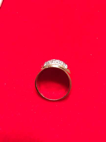 MEN’S 10K GOLD AND DIAMOND DOME RING