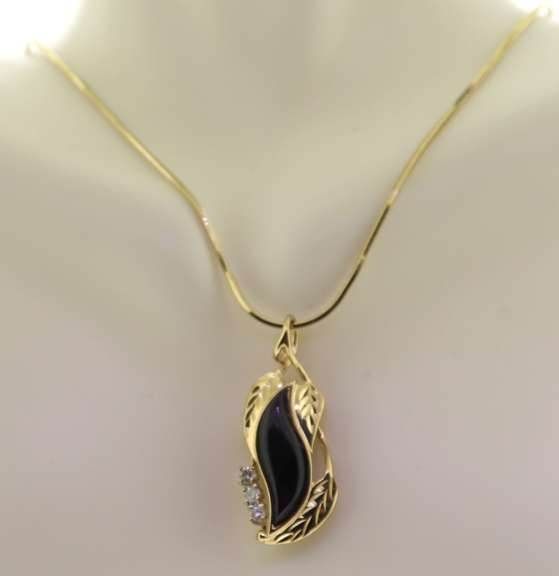 Wonderful 14kt YG Set of Black Onyx Leaf Design Necklace & Earrings