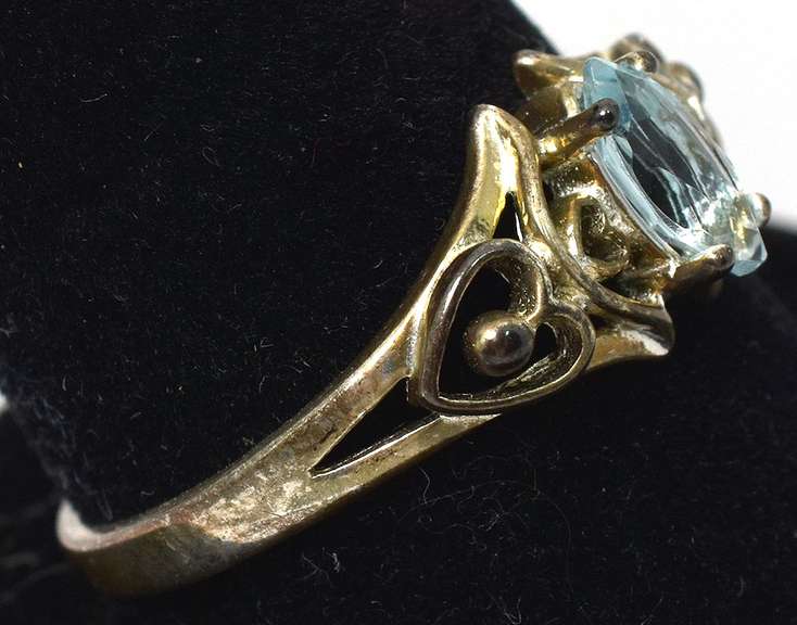 Gorgeous Vintage Blue Topaz Ring in Sterling Silver