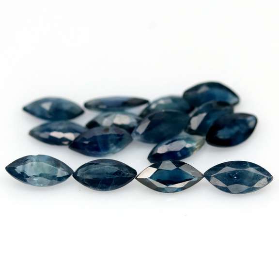 Heated only! 4.23ct Royal blue Sapphire set from Madagascar