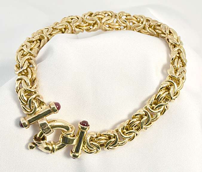 Impactful Byzantine Chain Bracelet in Vermeil