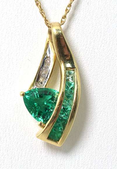 Free-Form Green Stone & Diamond Necklace in Yellow Gold