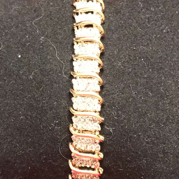 LADIES 14K GOLD AND DIAMOND BRACELET