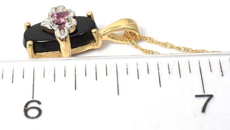 Sweet Onyx Necklace with Pink Stone in Yellow Gold