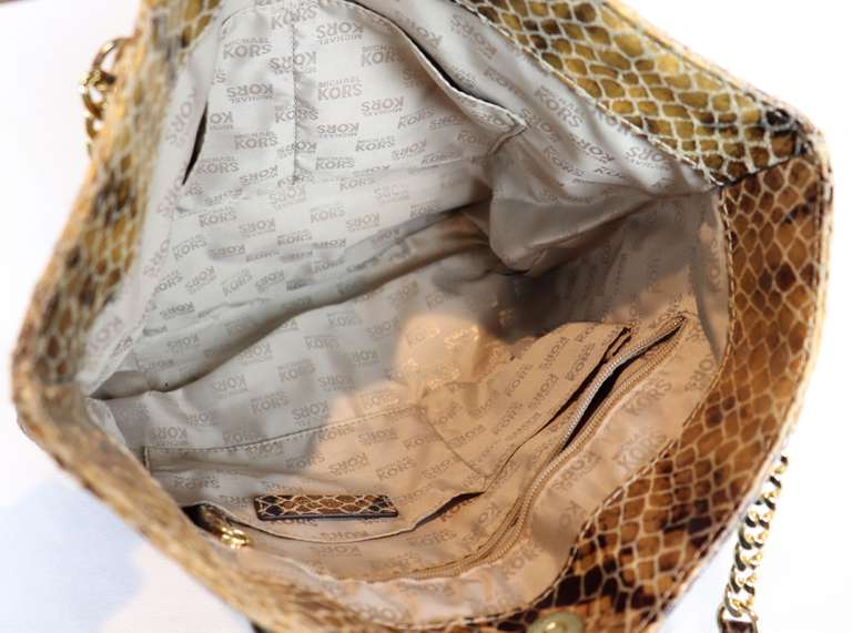 Micheal Kors Jet Set Chain Shoulder Tote