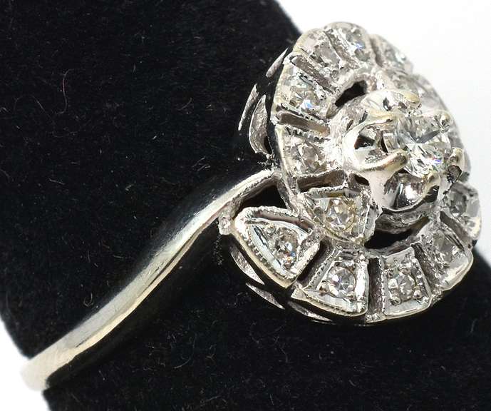 Dazzling Diamond Ring in 14KT White Gold