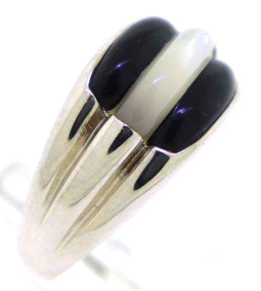 Sterling Silver Mother Of Pearl Ring