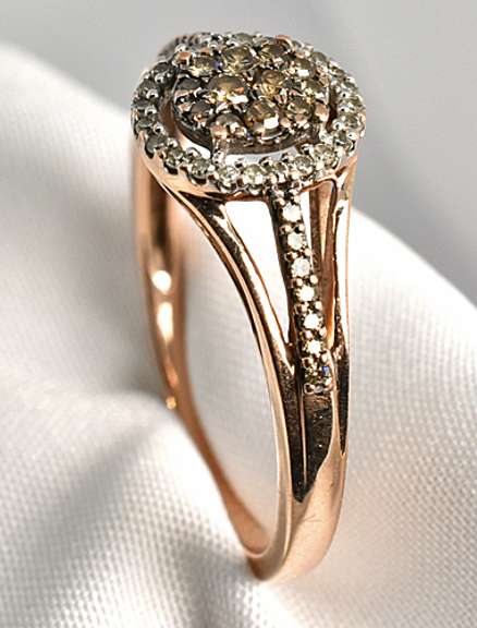 Cute Rose Gold Diamond Ring