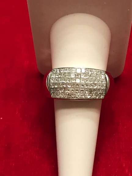 14K WHITE GOLD DIAMOND RING