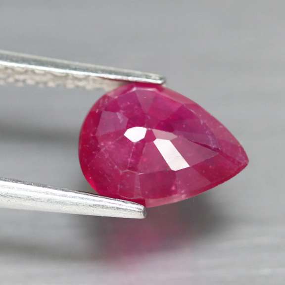 Gorgeous 2.04ct pear cut Ruby center stone