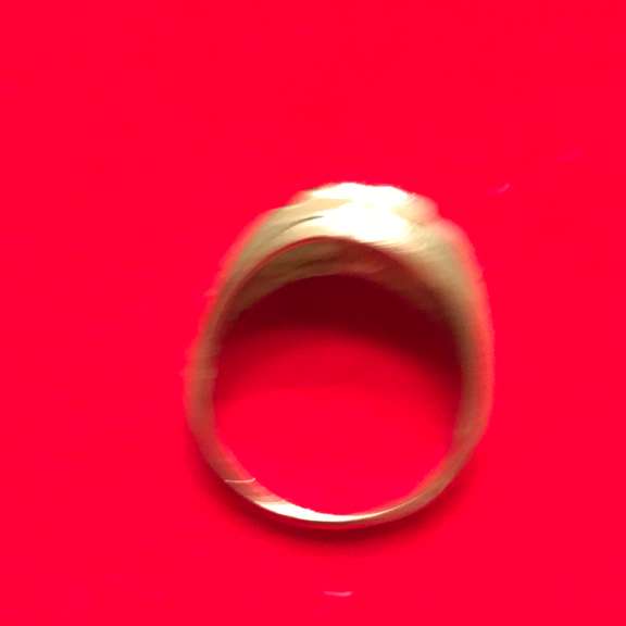MEN’S GOLD AND DIAMOND RING