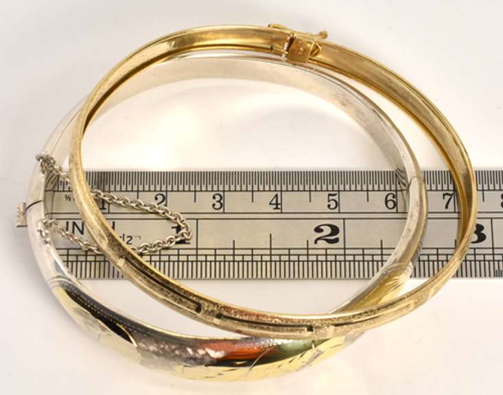 Nice Pair of Bangle Bracelets in Sterling Silver