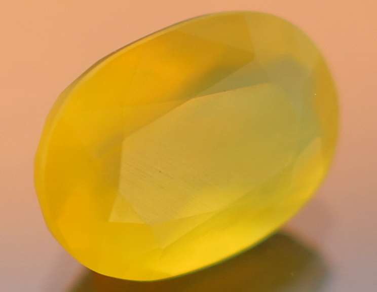Glistening 4.39ct natural golden Fire Opal