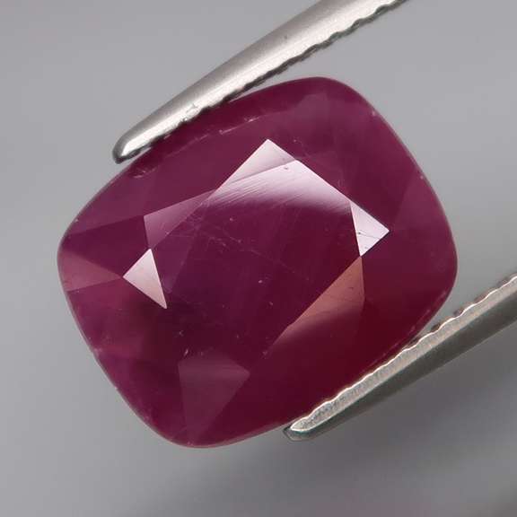 UNHEATED! Giant 7.40ct pigeons blood red Ruby