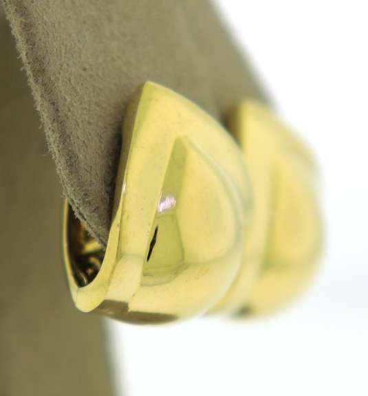 Gorgeous 18kt YG Triangle Button Earrings