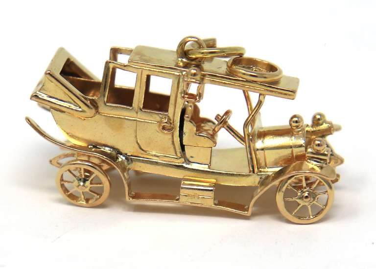 Gorgeous 18kt Vintage Car Charm