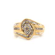Simple & Chic Yellow Gold Diamond Cluster Ring