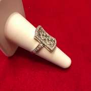 LADIES 14K WHITE GOLD DIAMOND RING