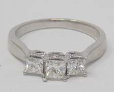 Brilliant 18kt Princess Cut Diamond Engagement Ring