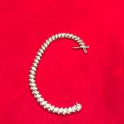 LADIES 14K GOLD AND DIAMOND BRACELET
