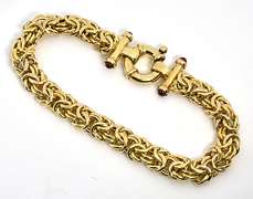 Impactful Byzantine Chain Bracelet in Vermeil