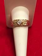 MEN'S 10K GOLD AND DIAMOND CUT RING