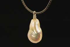 Alluring Natural Color Pearl on Sterling Chain