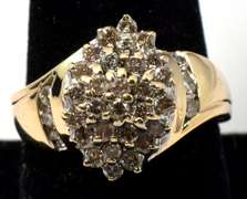 Eye-Catching Diamond Cluster Ring in Yellow Gold