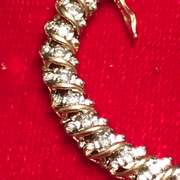 LADIES 14K GOLD AND DIAMOND BRACELET