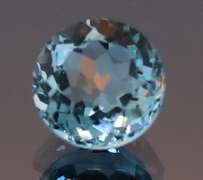 Glittering 2.93ct sky blue 9mm Topaz solitaire