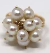 Lovely 18kt Yellow Gold Pearl Cluster Ring