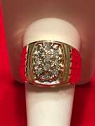 MEN’S GOLD AND DIAMOND RING