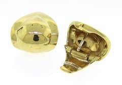 Gorgeous 18kt YG Triangle Button Earrings